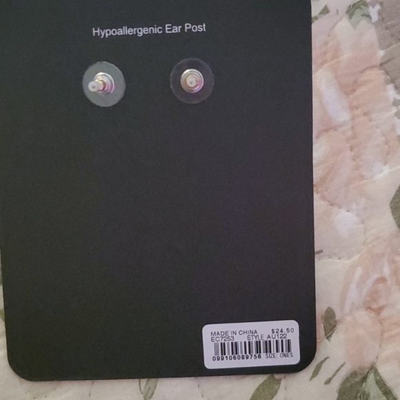 COPY - J crew pearl earrings - Picture 3 of 3